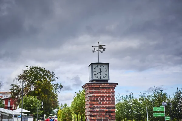 Torre Dell Orologio Sul Lungomare Bansin Sull Isola Usedom — Foto Stock