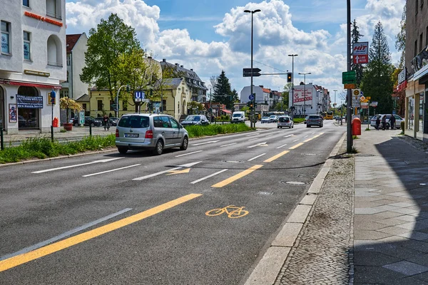 베를린 2021 베를린의 사이클 웨이를 일시적으로 거리씬 자전거의 상징에 초점이 — 스톡 사진