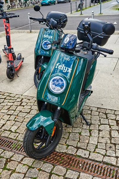 Berlín Alemania Julio 2021 Alquila Ciclomotor Eléctrico Berlín — Foto de Stock