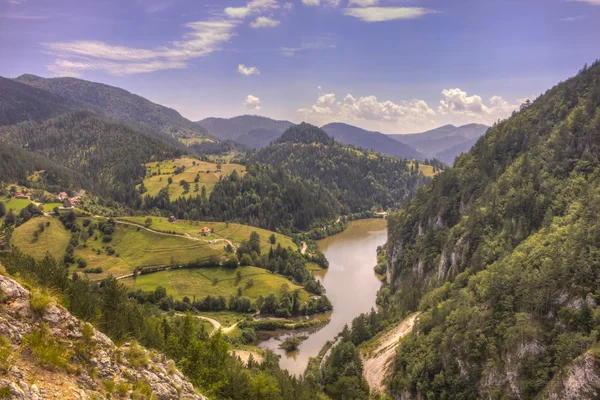 Pohled na jezero spaic, hora tara, Srbsko — Stock fotografie