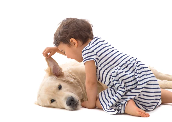 Petite fille chuchotant à son chien — Photo