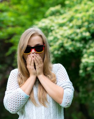 Almanya futbol fan komik güneş gözlüğü ile