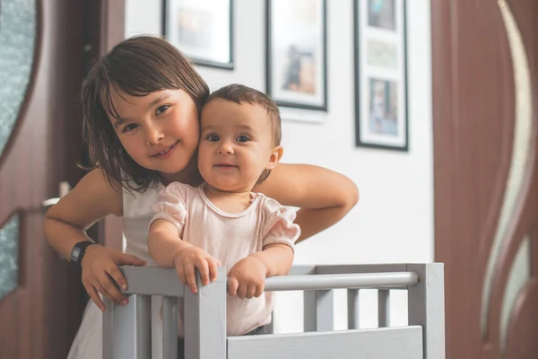 Portrait Deux Petites Filles Heureuses — Photo