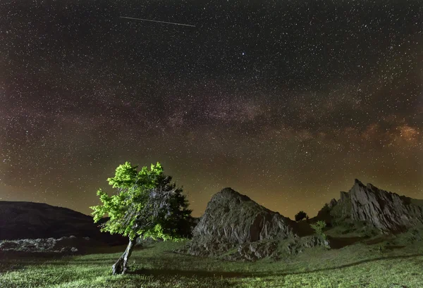 Vía Láctea Galaxia y cometa — Foto de Stock