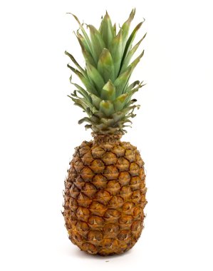 Beyaz arkaplanda izole edilmiş taze ananas