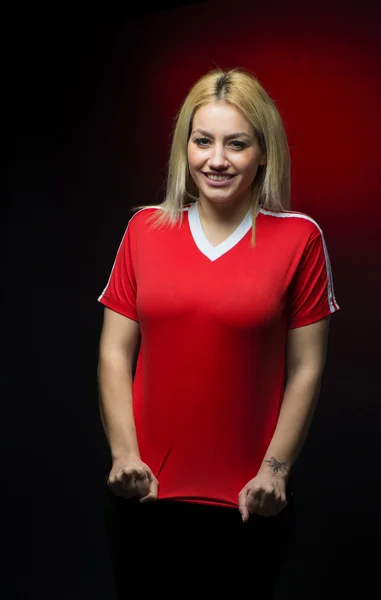 Ung flicka med röd t-shirt. Polska fotboll fan — Stockfoto