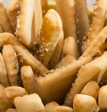 Susamlı ekmek çubukları. Seçici odak