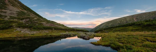 Abendliche Berglandschaft — Stockfoto