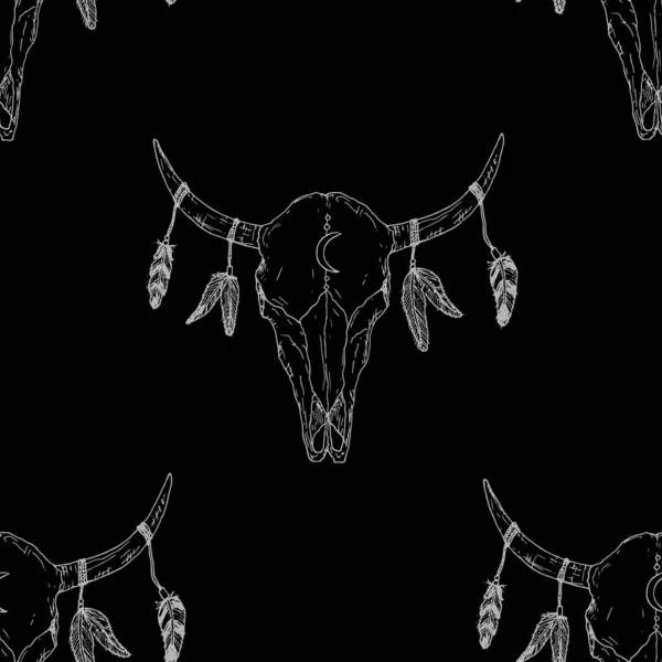 无缝隙的公牛头盖骨图案 其角上有羽毛 矢量背景 手绘风格 — 图库矢量图片