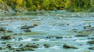 İtalya 'nın merkezindeki küçük Santa Sofia kasabasından akan güzel dağ nehri dağ balıkçıları için bir cennettir..