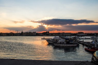 Limanda batımında tekne