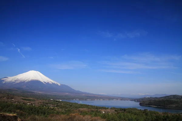 富士山、山梨県の山中湖からの眺め — ストック写真