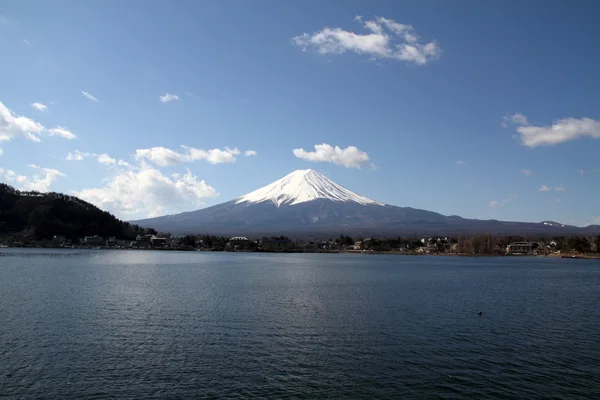 富士山、山梨県の山中湖からの眺め — ストック写真