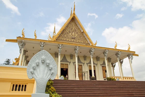 Koninklijk Paleis in phnom penh, Cambodja — Stockfoto