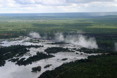 Zambiya ve Zimbabve, Afrika Victoria düşüyor