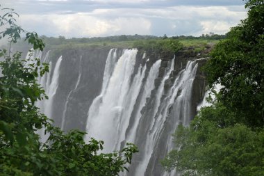 Zambiya ve Zimbabve, Afrika Victoria düşüyor