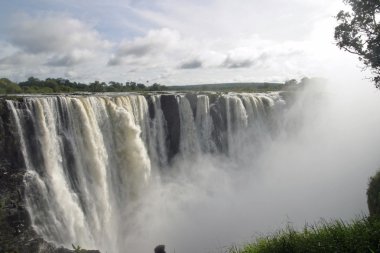 Zambiya ve Zimbabve, Afrika Victoria düşüyor