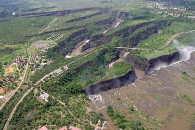 Zambiya ve Zimbabve, Afrika Victoria düşüyor