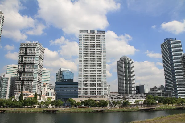 横浜みなとみらい 21、日本の超高層マンション — ストック写真