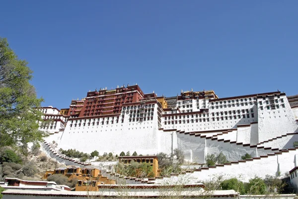 Palacio de Potala en el Tíbet, República Popular China — Foto de Stock