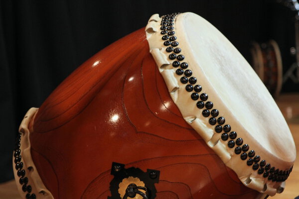 Японский барабан (ва даико)
)