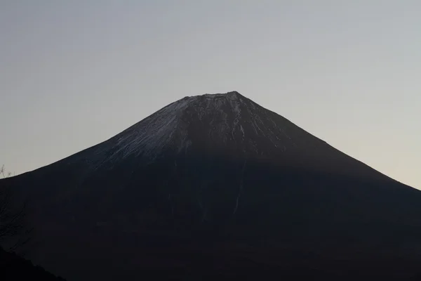 Mt. Fuji, vue depuis le lac Tanuki à Shizuoka, Japon (avant l'aube ) — Photo