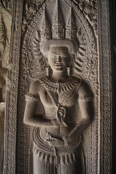 Devata obrázek na Angkor Wat v Siĕmréab, Kambodža — Stock fotografie
