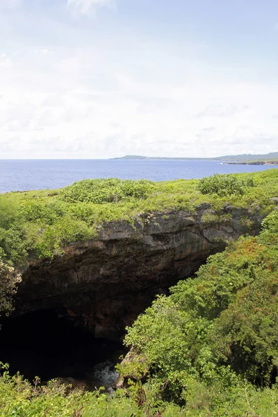 Jeskyně v Saipan, Severní Mariánské ostrovy — Stock fotografie