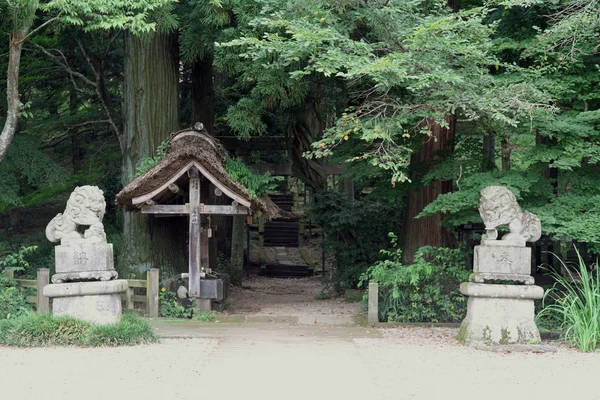Храм Сиракавы в Фукусиме, Япония — стоковое фото