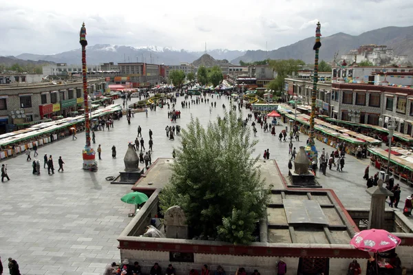 チベット、中国の人々 の共和国のジョカン寺 — ストック写真
