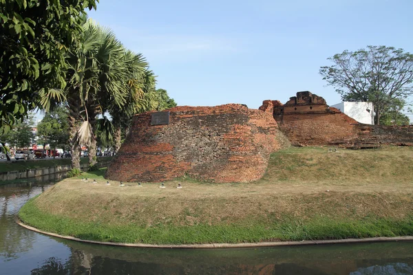 Wassergraben in chiang mai, Thailand — Stockfoto