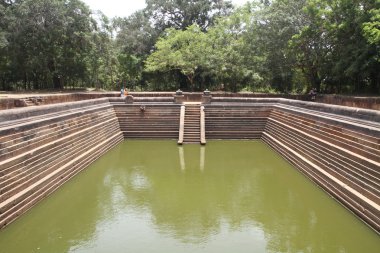 Kuttam Pokuna (Tek Kişilik Havuz) Anuradhapura, Sri Lanka