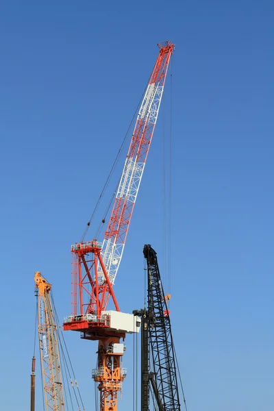 Guindaste de torre no canteiro de obras no Japão — Fotografia de Stock