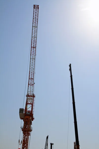 Turmdrehkran auf Baustelle in Japan — Stockfoto