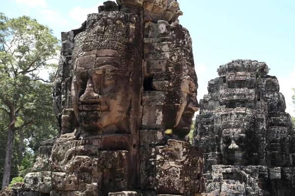 Piedra facial de Bayon en Angkor Thom, Siem Reap, Camboya —  Fotos de Stock