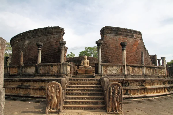 Vatadage in Sacred Quadrangle, Polonnaruwa, Sri Lanka — Stock Photo, Image