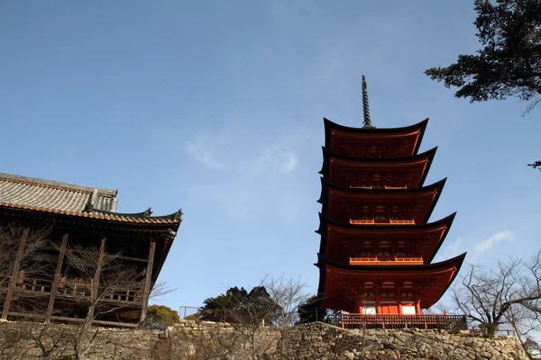 Fünfstöckige Pagode des itsukushima-Schreins in miyajima, Hiroshima, Japan — Stockfoto