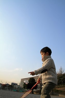 Japon çocuk badminton (4 yaşında oynamaya)