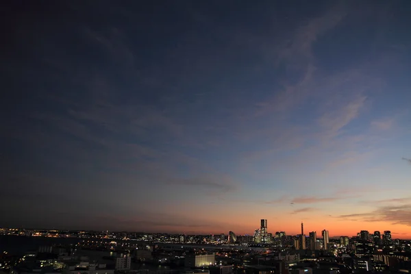 Yokohama Minatomirai 21 i Kanagawa, Japan (kvällen scen) — Stockfoto