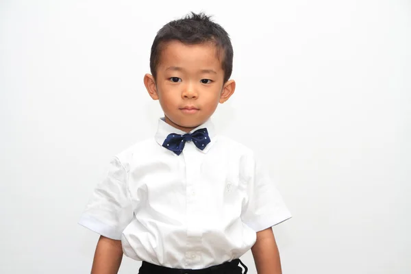 Japansk pojke i formell klädsel (4 år gammal) — Stockfoto