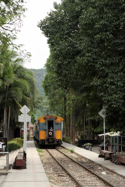 Die brücke über den kwai in thailand — Stockfoto