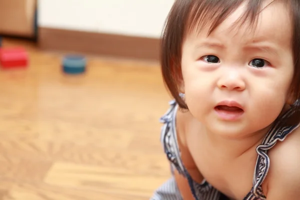 Chorando japonês bebê menina (0 ano de idade ) — Fotografia de Stock