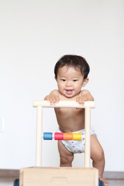 Bir kart (0 yaşındaki bastırmak erkek Japon bebek)