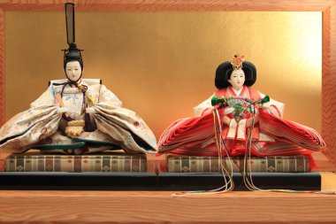 Kızın büyüme kutlamak için Hina bebek (Japon geleneksel bebek)