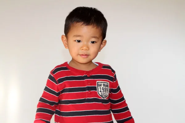 Ler japanska boy (2 år gammal) — Stockfoto