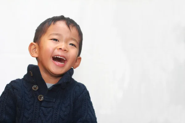 Sorrindo menino japonês (4 anos ) — Fotografia de Stock