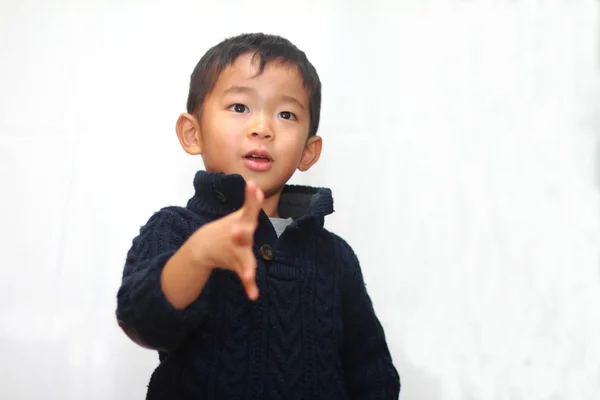 Mosolygó japán fiú (4 éves) — Stock Fotó