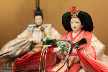 Kızın büyüme kutlamak için Hina bebek (Japon geleneksel bebek)