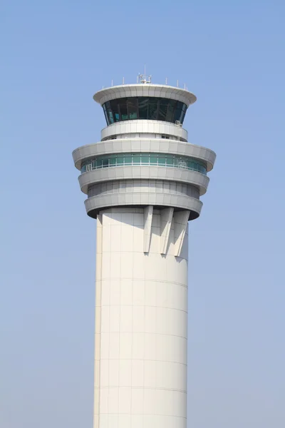 Flughafen-Kontrollturm auf dem tokyo International Airport — Stockfoto