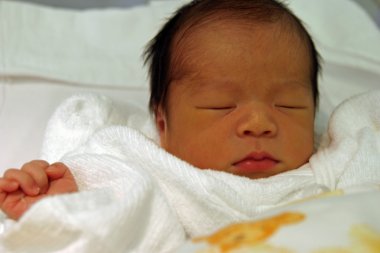 Erkek (0 yaşındaki Japon yeni doğan bebek uyku)